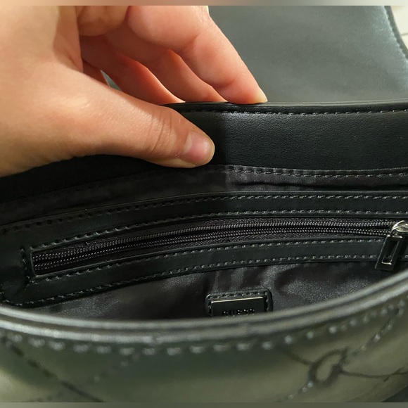 Black Guess Purse - Picture 4 of 7